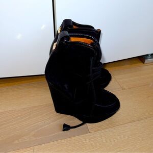 **DSQUARED2 Black Suede Wedge Ankle Boots - Barely Worn Luxury**